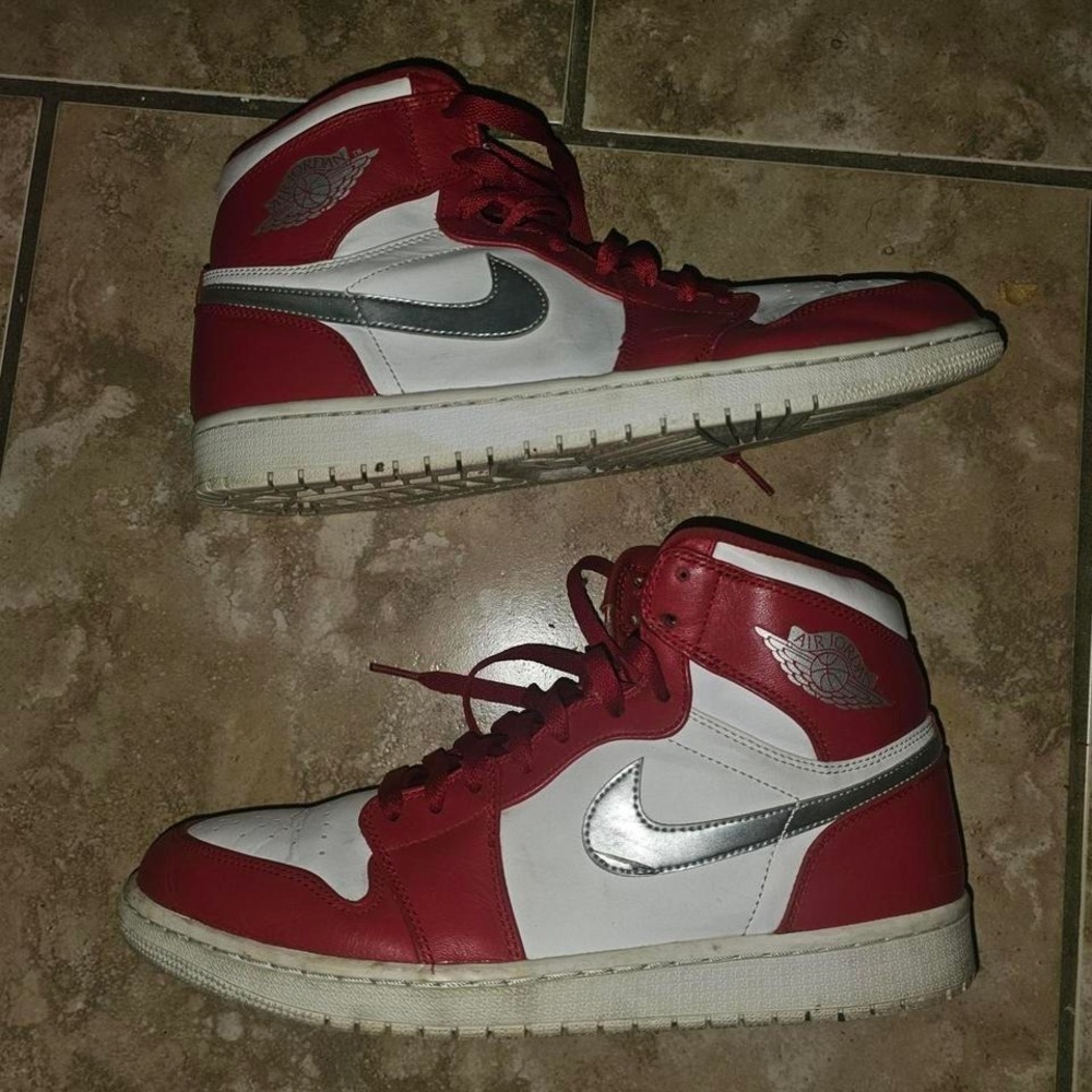 Jordan‎ Air Jordan 1 Retro High Mens 10.5 Red White Silver Good
